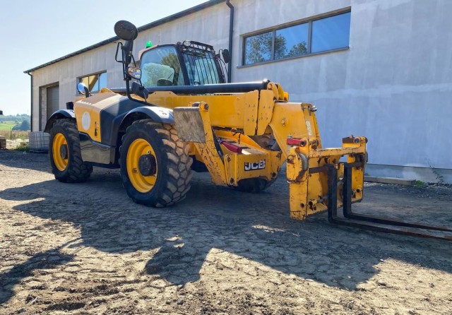 jcb