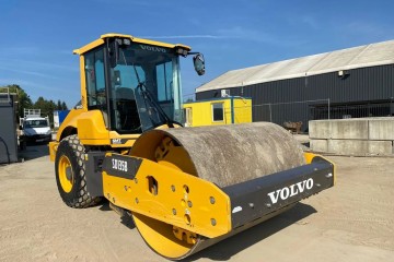 Wynajem Walec drogowy gładki, okołkowany Volvo SD135B, Hamm H16i, H13i