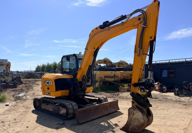 jcb