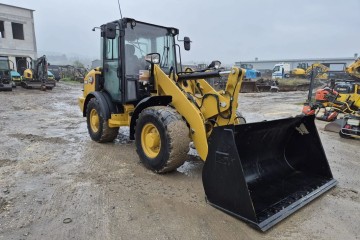 Ładowarka przegubowa CAT 906M